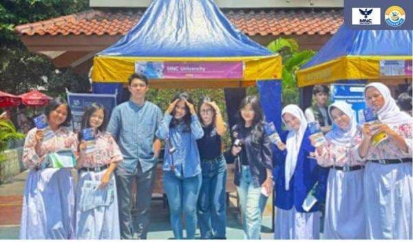 MNC University Ramaikan Edu-Fair SMAN 94 Jakarta, Disambut Antusias dengan Program Beasiswa MNC University Ramaikan Edu-Fair SMAN 94 Jakarta, Disambut Antusias dengan Program Beasiswa