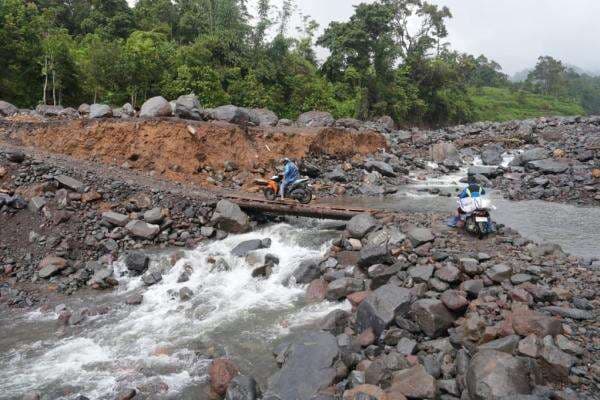 PU Bangun Jembatan Darurat di Agam, Konektivitas Sicincin–Bukittinggi Pulih Bertahap PU Bangun Jembatan Darurat di Agam, Konektivitas Sicincin–Bukittinggi Pulih Bertahap