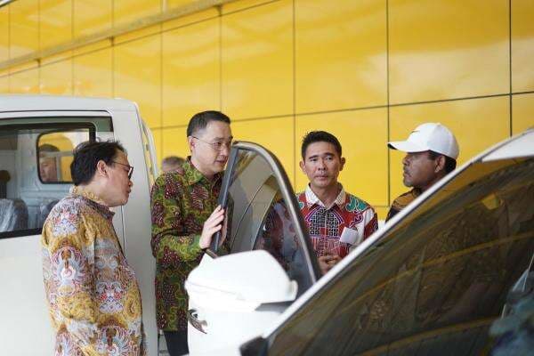 Ekspansi Pasar Kendaraan Listrik, DFSK Resmikan Diler di Batam hingga Manokwari Ekspansi Pasar Kendaraan Listrik, DFSK Resmikan Diler di Batam hingga Manokwari