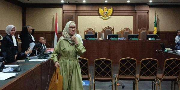 Karen Agustiawan Dicecar Terkait Keterlibatan Anak Riza Chalid, Jawabannya Tak Terduga! Karen Agustiawan Dicecar Terkait Keterlibatan Anak Riza Chalid, Jawabannya Tak Terduga!