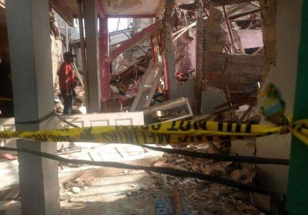 Ledakan Dahsyat Guncang Pondok Cabe, Tujuh Warga dan Balita Jadi Korban Ledakan Dahsyat Guncang Pondok Cabe, Tujuh Warga dan Balita Jadi Korban