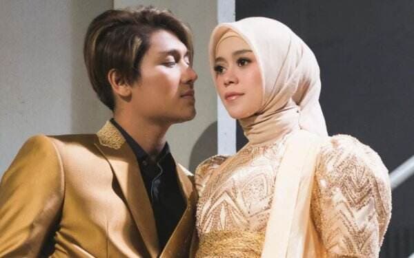 Lesti Kejora Hamil tapi Perut Rizky Billar yang Ngembang, Kok Bisa? Lesti Kejora Hamil tapi Perut Rizky Billar yang Ngembang, Kok Bisa?