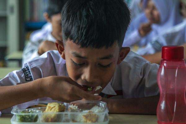 Potret Makan Bergizi Gratis di Palembang Potret Makan Bergizi Gratis di Palembang