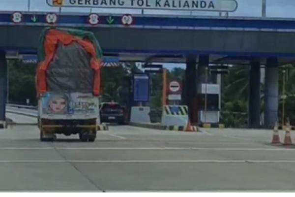 Tarif Tol Trans Sumatera Naik, Truk dan Kendaraan Pribadi Kembali Padati Jalinsum Tarif Tol Trans Sumatera Naik, Truk dan Kendaraan Pribadi Kembali Padati Jalinsum