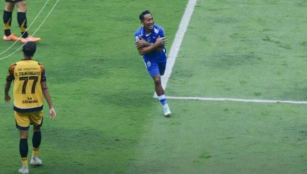 Hasil Babak Pertama Persib Bandung vs Persija Jakarta di Super League 2025-2026: Maung Bandung Memimpin 1-0 Hasil Babak Pertama Persib Bandung vs Persija Jakarta di Super League 2025-2026: Maung Bandung Memimpin 1-0