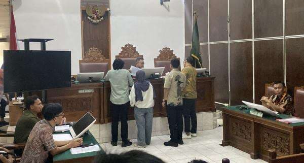 Pengacara Minta Hakim Bebaskan Delpedro Marhaen dari Tahanan Pengacara Minta Hakim Bebaskan Delpedro Marhaen dari Tahanan