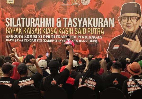 Kaisar Tegaskan Bela Kepentingan Wong Cilik Kaisar Tegaskan Bela Kepentingan Wong Cilik
