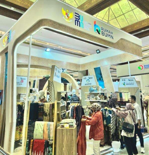 Rumah BUMN Dukung UMKM Indonesia dan Produk Lokal di Pameran INACRAFT 2025 Rumah BUMN Dukung UMKM Indonesia dan Produk Lokal di Pameran INACRAFT 2025