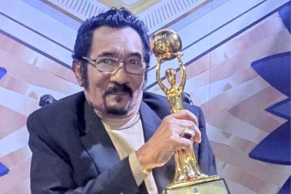 7 Lagu Populer Hamdan ATT Semasa Hidupnya, Termiskin di Dunia Paling Ikonik 7 Lagu Populer Hamdan ATT Semasa Hidupnya, Termiskin di Dunia Paling Ikonik