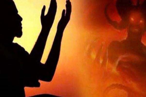 7 Tanda Gangguan Setan yang Bisa Dirasakan, Apa Saja? 7 Tanda Gangguan Setan yang Bisa Dirasakan, Apa Saja?