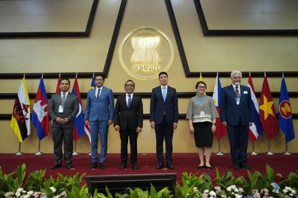 Volume Dagang Capai USD3,8 Triliun, ASEAN Butuh SDM Berkualitas Volume Dagang Capai USD3,8 Triliun, ASEAN Butuh SDM Berkualitas