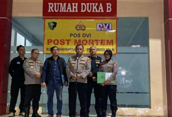 12 Jenazah Korban Kebakaran Gedung di Kemayoran Diserahkan ke Keluarga 12 Jenazah Korban Kebakaran Gedung di Kemayoran Diserahkan ke Keluarga