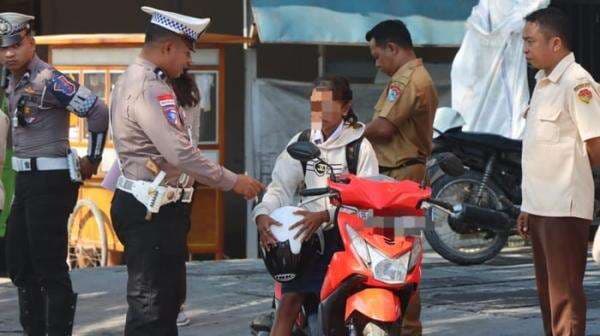 Operasi Patuh Turangga 2025: Pengendara di Bawah Umur Masih Jadi Masalah Klasik di Sumba Timur Operasi Patuh Turangga 2025: Pengendara di Bawah Umur Masih Jadi Masalah Klasik di Sumba Timur