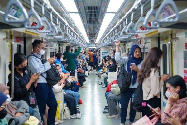 Hampir 7.000 Barang Tertinggal di LRT, Nilainya Capai Rp797 Juta! Hampir 7.000 Barang Tertinggal di LRT, Nilainya Capai Rp797 Juta!