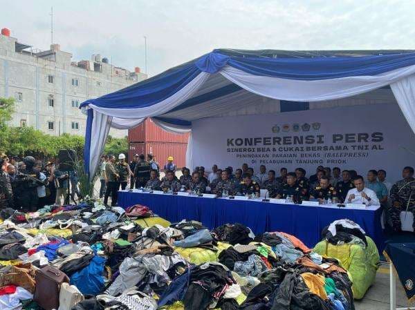12 Ribu Koli Pakaian Bekas Diselundupkan ke RI Sepanjang 2024-2025 12 Ribu Koli Pakaian Bekas Diselundupkan ke RI Sepanjang 2024-2025