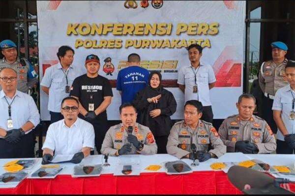 Sadis! Mahasiswa di Purwakarta Bunuh Siswi SMP gegara Tolak Ajakan Bersetubuh Sadis! Mahasiswa di Purwakarta Bunuh Siswi SMP gegara Tolak Ajakan Bersetubuh