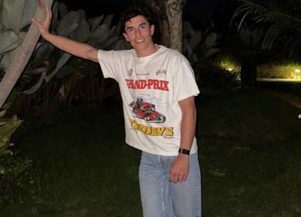 Tiba di Lombok, Marc Marquez Langsung Dapat Kejutan Jelang MotoGP Mandalika 2025 Tiba di Lombok, Marc Marquez Langsung Dapat Kejutan Jelang MotoGP Mandalika 2025