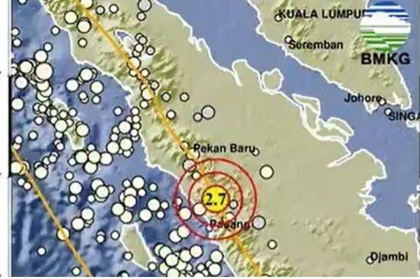 Gempa Hari Ini Guncang Padang Panjang Kedalaman 2 Km, Cek Magnitudonya! Gempa Hari Ini Guncang Padang Panjang Kedalaman 2 Km, Cek Magnitudonya!