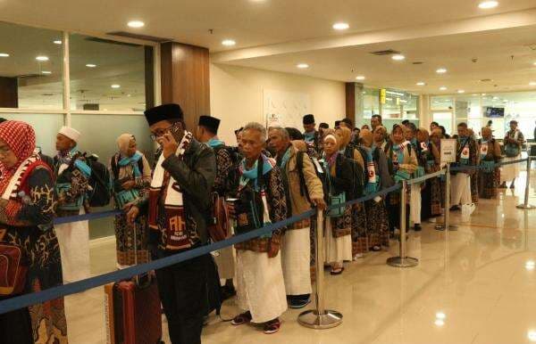Perdana, Citilink Terbangkan Jamaah Umrah dari Bandara Adi Soemaarmo Perdana, Citilink Terbangkan Jamaah Umrah dari Bandara Adi Soemaarmo