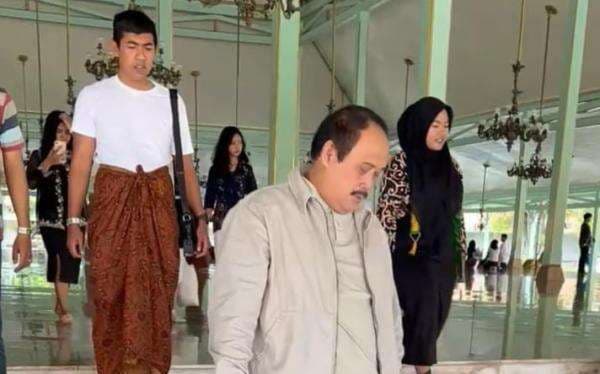 Jeje Wiradinata Tersentuh Semangat Pangeran Sambernyawa di Jantung Sejarah Solo Jeje Wiradinata Tersentuh Semangat Pangeran Sambernyawa di Jantung Sejarah Solo