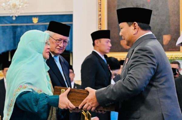 Rahmah El Yunusiyah Jadi Pahlawan Nasional, Keluarga Berterima Kasih ke Prabowo Rahmah El Yunusiyah Jadi Pahlawan Nasional, Keluarga Berterima Kasih ke Prabowo