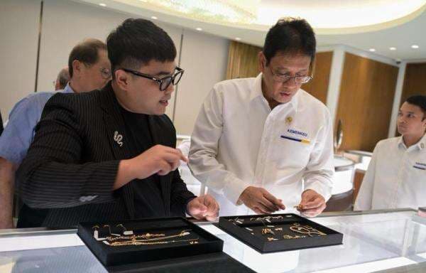Bayar Denda Rp97,49 Miliar ke Purbaya, Toko Perhiasan Tiffany & Co Kembali Beroperasi Bayar Denda Rp97,49 Miliar ke Purbaya, Toko Perhiasan Tiffany & Co Kembali Beroperasi