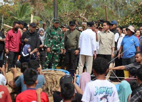 Gibran Pastikan Kebutuhan Dasar Pengungsi Banjir di Tapsel Terpenuhi Gibran Pastikan Kebutuhan Dasar Pengungsi Banjir di Tapsel Terpenuhi