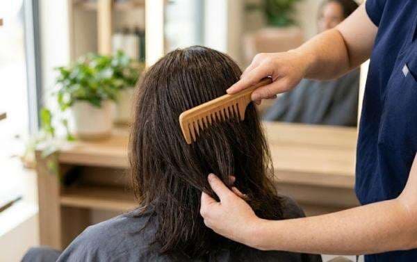 Rambut Rontok Jadi Alarm Tubuh, Selain Genetik, Stres dan Gaya Hidup Jadi Penyebab Rambut Rontok Jadi Alarm Tubuh, Selain Genetik, Stres dan Gaya Hidup Jadi Penyebab