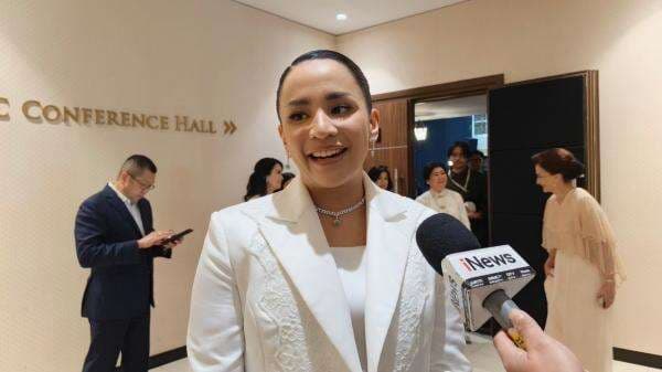 Angel Pieters Terharu Nyanyikan Lagu Liliana Tanoesoedibjo, 18 Tahun Kembali ke Tempat Membesarkannya Angel Pieters Terharu Nyanyikan Lagu Liliana Tanoesoedibjo, 18 Tahun Kembali ke Tempat Membesarkannya