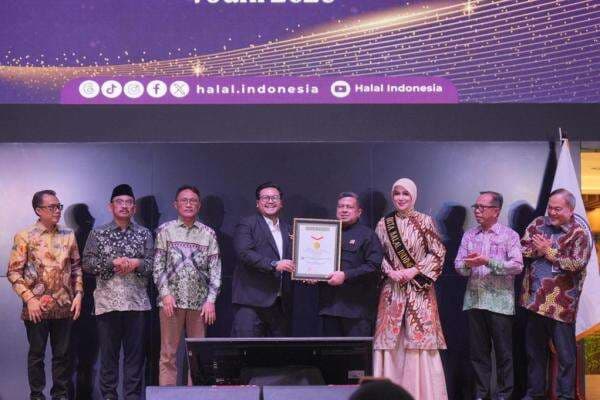 Sosialisasikan Wajib Halal Serentak di 2.183 Lokasi, BPJPH Raih Rekor MURI Sosialisasikan Wajib Halal Serentak di 2.183 Lokasi, BPJPH Raih Rekor MURI