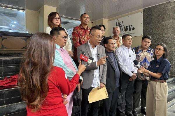 Kubu Jokowi Desak Roy Suryo cs Ditahan, bakal Surati Prabowo hingga Gibran Kubu Jokowi Desak Roy Suryo cs Ditahan, bakal Surati Prabowo hingga Gibran