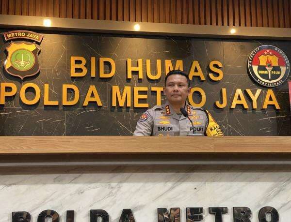 Roy Suryo Cs Akan Diperiksa sebagai Tersangka Tudingan Ijazah Palsu pada 13 November Roy Suryo Cs Akan Diperiksa sebagai Tersangka Tudingan Ijazah Palsu pada 13 November