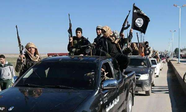 Serangan ISIS di Suriah: Dua Tentara AS dan Warga Sipil Tewas Serangan ISIS di Suriah: Dua Tentara AS dan Warga Sipil Tewas