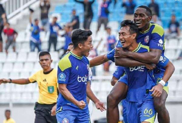 Hansamu Yama Cetak Gol Debut, Arema FC Tekuk Persijap Jepara di Super League Hansamu Yama Cetak Gol Debut, Arema FC Tekuk Persijap Jepara di Super League
