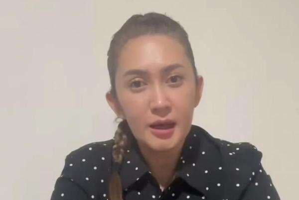 Nafa Urbach Menangis Minta Maaf ke Publik, Susul Eko Patrio dan Uya Kuya Nafa Urbach Menangis Minta Maaf ke Publik, Susul Eko Patrio dan Uya Kuya