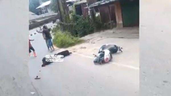 Pemotor Pelajar Kecelakaan di Samarinda, 1 Tewas Terlindas Truk 1 Kritis Pemotor Pelajar Kecelakaan di Samarinda, 1 Tewas Terlindas Truk 1 Kritis