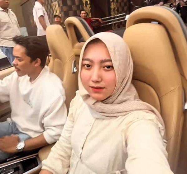 Viral Video Safno Bareng Wanita Berhijab hingga Rekaman 1 Menit Gisel-Cinta Brian dalam Mobil Viral Video Safno Bareng Wanita Berhijab hingga Rekaman 1 Menit Gisel-Cinta Brian dalam Mobil
