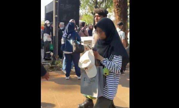 Viral! Penonton Konser EXO Nekat Masuk Gate Pakai Tiket Calo yang Belum Dibayar Viral! Penonton Konser EXO Nekat Masuk Gate Pakai Tiket Calo yang Belum Dibayar
