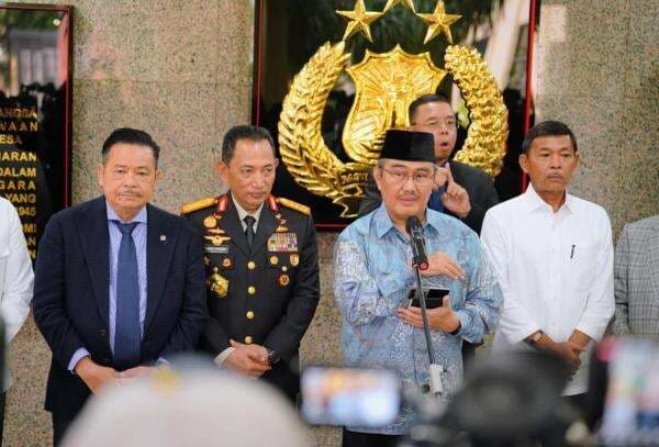 Rapat Perdana Komisi Percepatan Reformasi, Kapolri: Kita Terbuka dan Terima Evaluasi Rapat Perdana Komisi Percepatan Reformasi, Kapolri: Kita Terbuka dan Terima Evaluasi