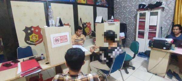 Modus Mandikan Aura Gelap, Dukun Cabul di Serang Setubuhi Istri Orang Modus Mandikan Aura Gelap, Dukun Cabul di Serang Setubuhi Istri Orang