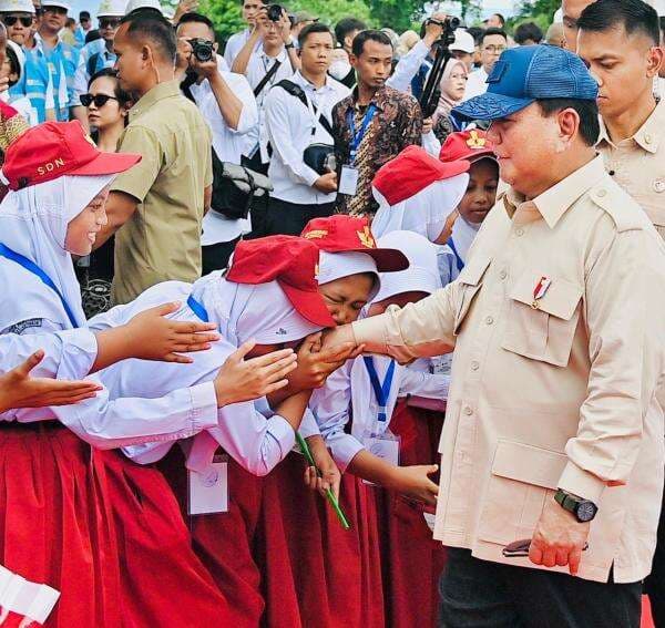 Soal Hambatan Distribusi Program Makan Bergizi Gratis, Presiden Prabowo: Bukan Proyek yang Ringan Soal Hambatan Distribusi Program Makan Bergizi Gratis, Presiden Prabowo: Bukan Proyek yang Ringan