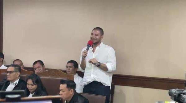 Panas! Ammar Zoni Tuduh Kesaksian Petugas Rutan Salemba soal Narkoba Salah Semua Panas! Ammar Zoni Tuduh Kesaksian Petugas Rutan Salemba soal Narkoba Salah Semua