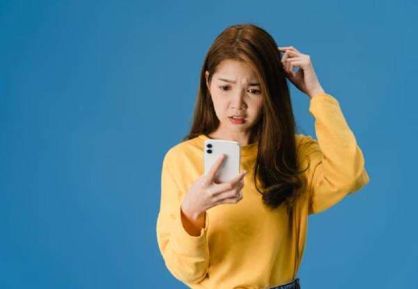 Arti Doomscrolling dan Dampaknya untuk Kesehatan Mental Arti Doomscrolling dan Dampaknya untuk Kesehatan Mental