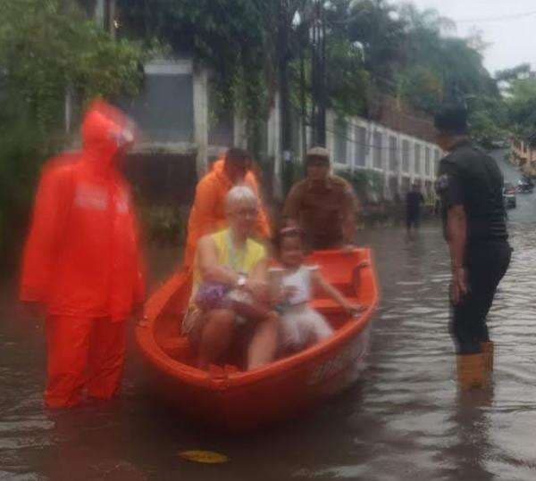 Kali Krukut Meluap, 3 RT di Jaksel Terendam Banjir Kali Krukut Meluap, 3 RT di Jaksel Terendam Banjir