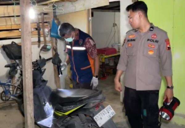 Polisi Olah TKP Ulang Ungkap Kasus Pembunuhan Siswi SD di Sragen, Ibu Korban Histeris Polisi Olah TKP Ulang Ungkap Kasus Pembunuhan Siswi SD di Sragen, Ibu Korban Histeris