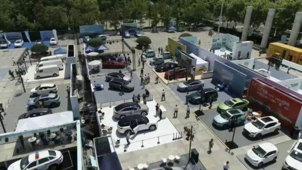 Insentif Mobil Listrik Segera Berakhir, Konsumen Serbu Diler Insentif Mobil Listrik Segera Berakhir, Konsumen Serbu Diler