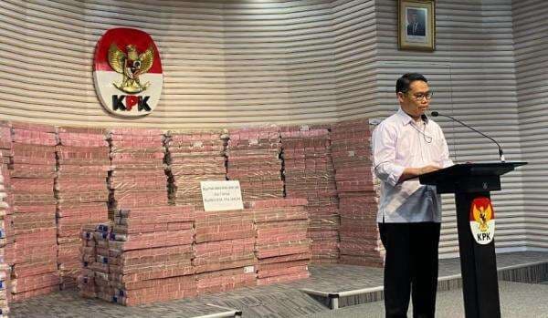 KPK Buka Suara soal Heboh Uang Rp300 Miliar yang Dipamerkan Pinjaman dari Bank KPK Buka Suara soal Heboh Uang Rp300 Miliar yang Dipamerkan Pinjaman dari Bank