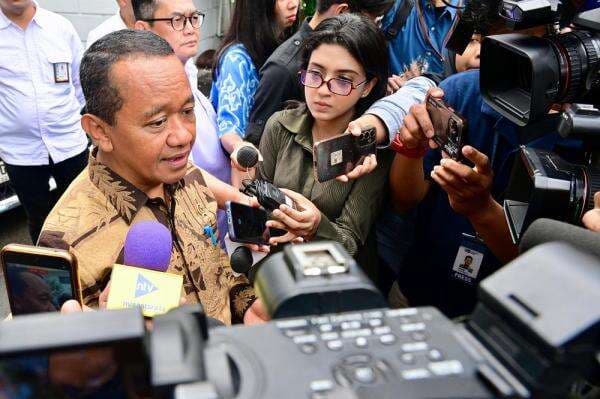 Tanggapi Putusan MK, Bahlil: Kolaborasi Anggota Polri di ESDM Sangat Membantu Tanggapi Putusan MK, Bahlil: Kolaborasi Anggota Polri di ESDM Sangat Membantu