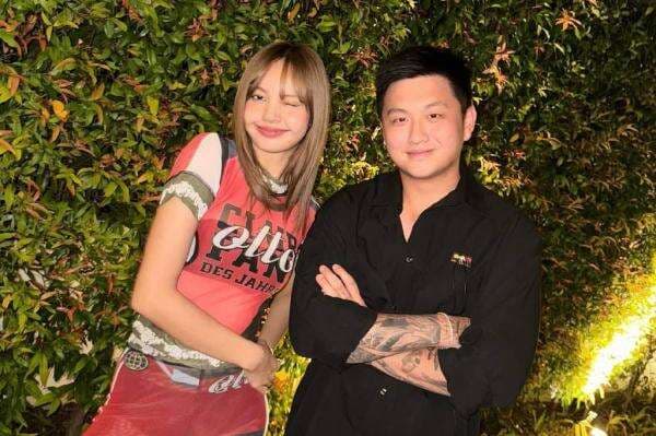 Kelas! Pacar Anya Geraldine Foto Bareng Lisa BLACKPINK di Singapura Kelas! Pacar Anya Geraldine Foto Bareng Lisa BLACKPINK di Singapura