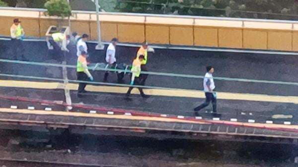 Kronologi Penumpang Perempuan Tewas di Stasiun Gondangdia, Loncat dari Peron Tertabrak KRL Kronologi Penumpang Perempuan Tewas di Stasiun Gondangdia, Loncat dari Peron Tertabrak KRL